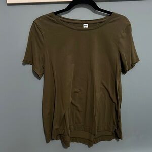 Old Navy olive short sleeve T-shirt size M